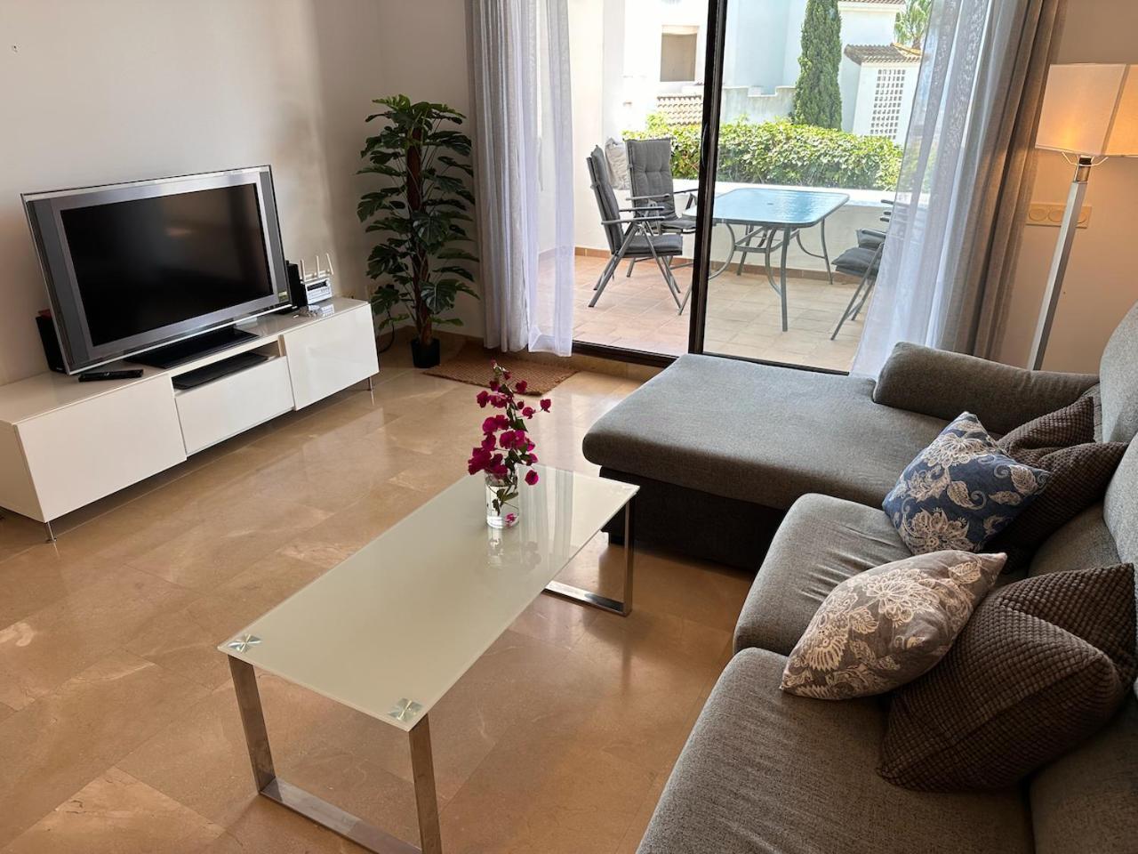 Quiet Family Apartment, 4 Pools, Close To The Beach And Golf, La Marina Alcaidesa 9 02 Bagian luar foto
